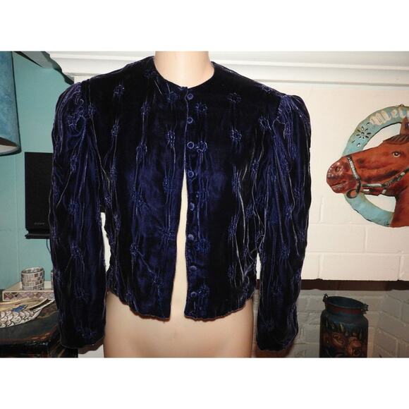 Unique Victorian/Edwardian Blue Velvet Jacket - Picture 2 of 4
